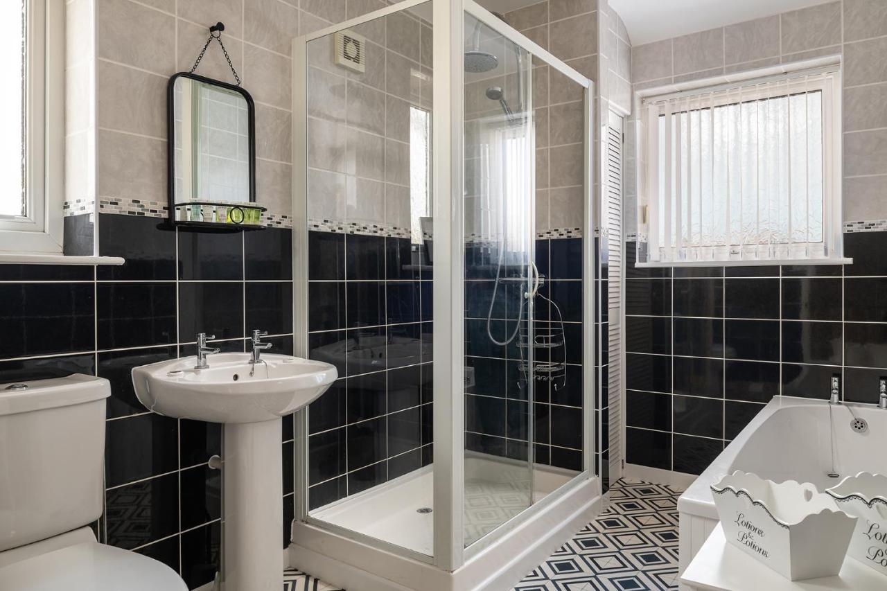 Lovely 3 Bedroom Home In Rhos On Sea Rhôs-on-Sea Exterior foto